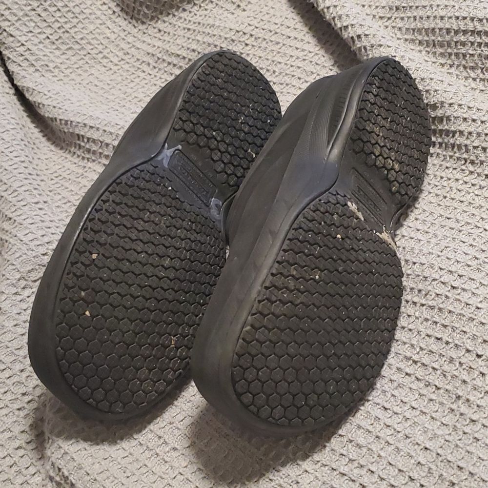 TredSafe Slip Resistant Shoes - Picture 5 of 5